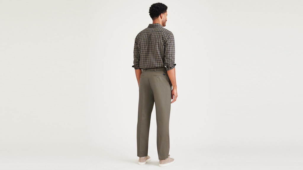 Signature Iron Free Khakis, Pleated, Classic Fit with Stain Defender® (Big and Tall)