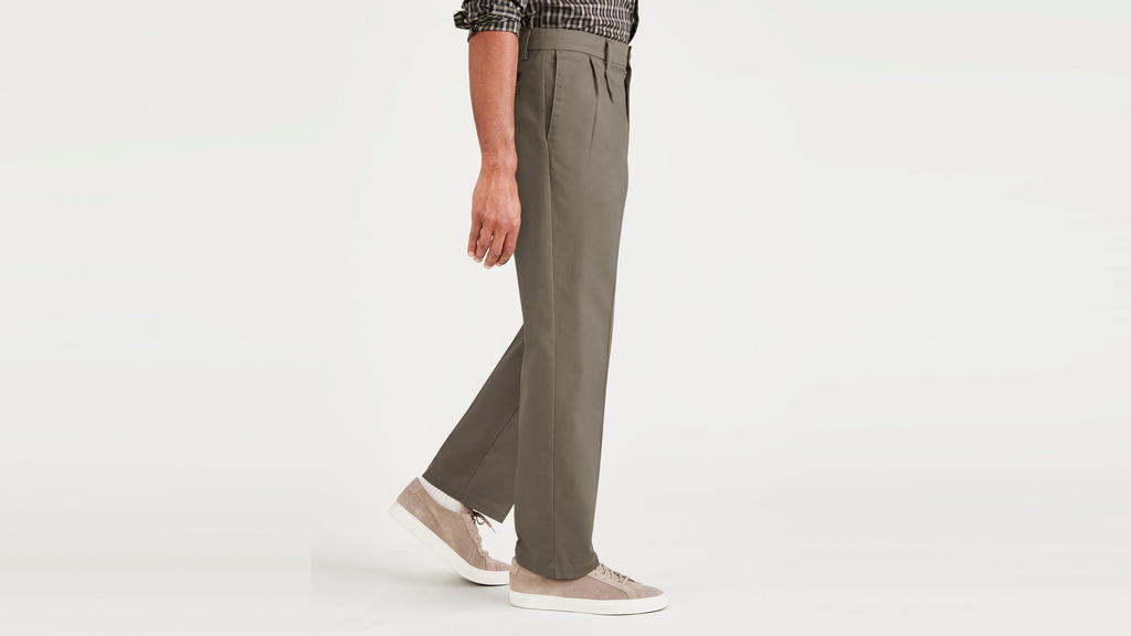 Signature Iron Free Khakis, Pleated, Classic Fit with Stain Defender® (Big and Tall)