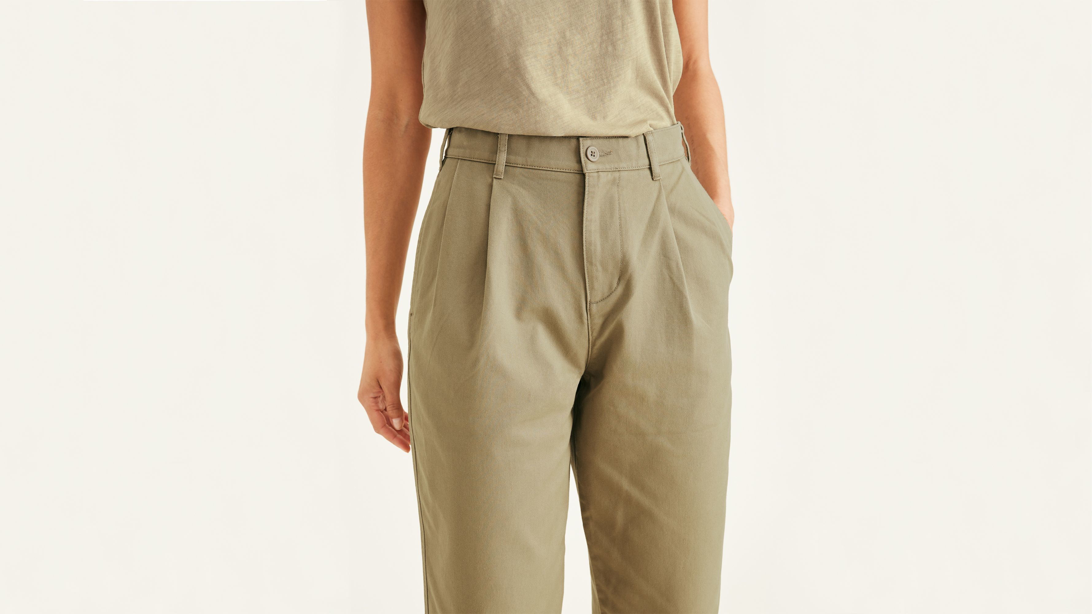 Original Khakis, Pleated, High Waisted Tapered Fit