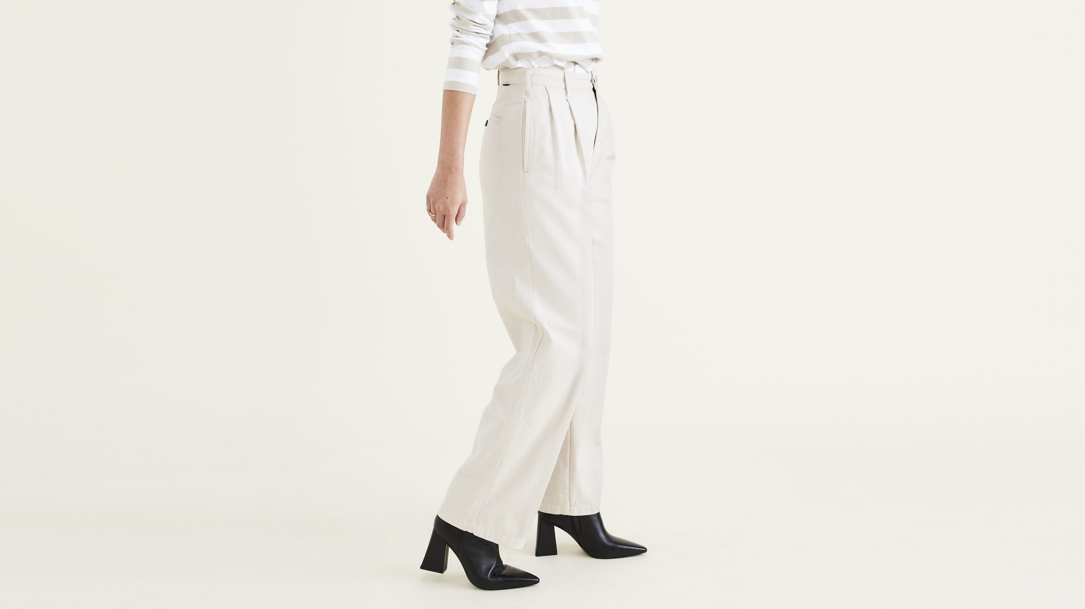 Original Khakis, Pleated, High Wide Fit