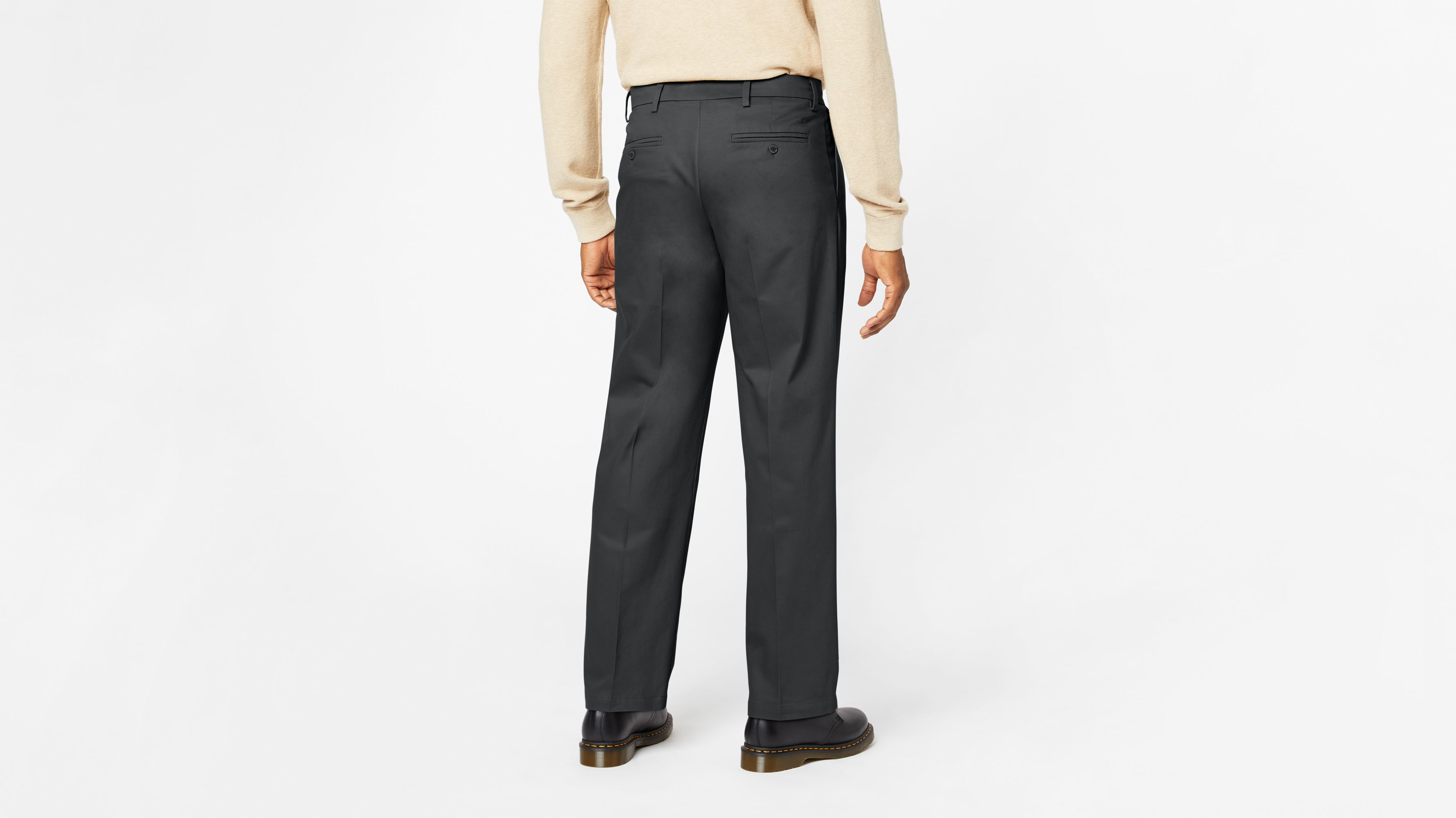 Signature Khakis, Pleated, Relaxed Fit