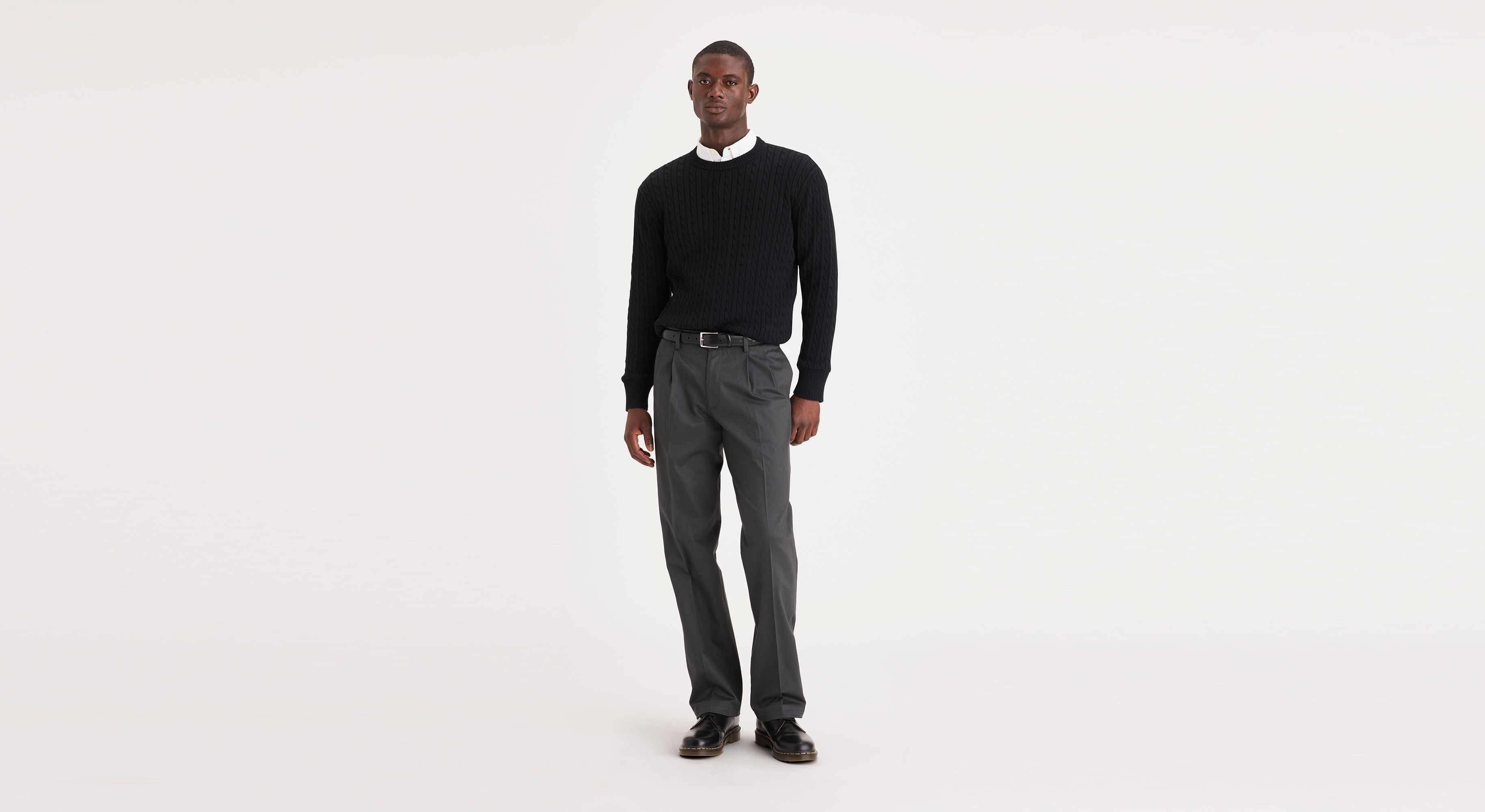 Signature Khakis, Pleated, Relaxed Fit
