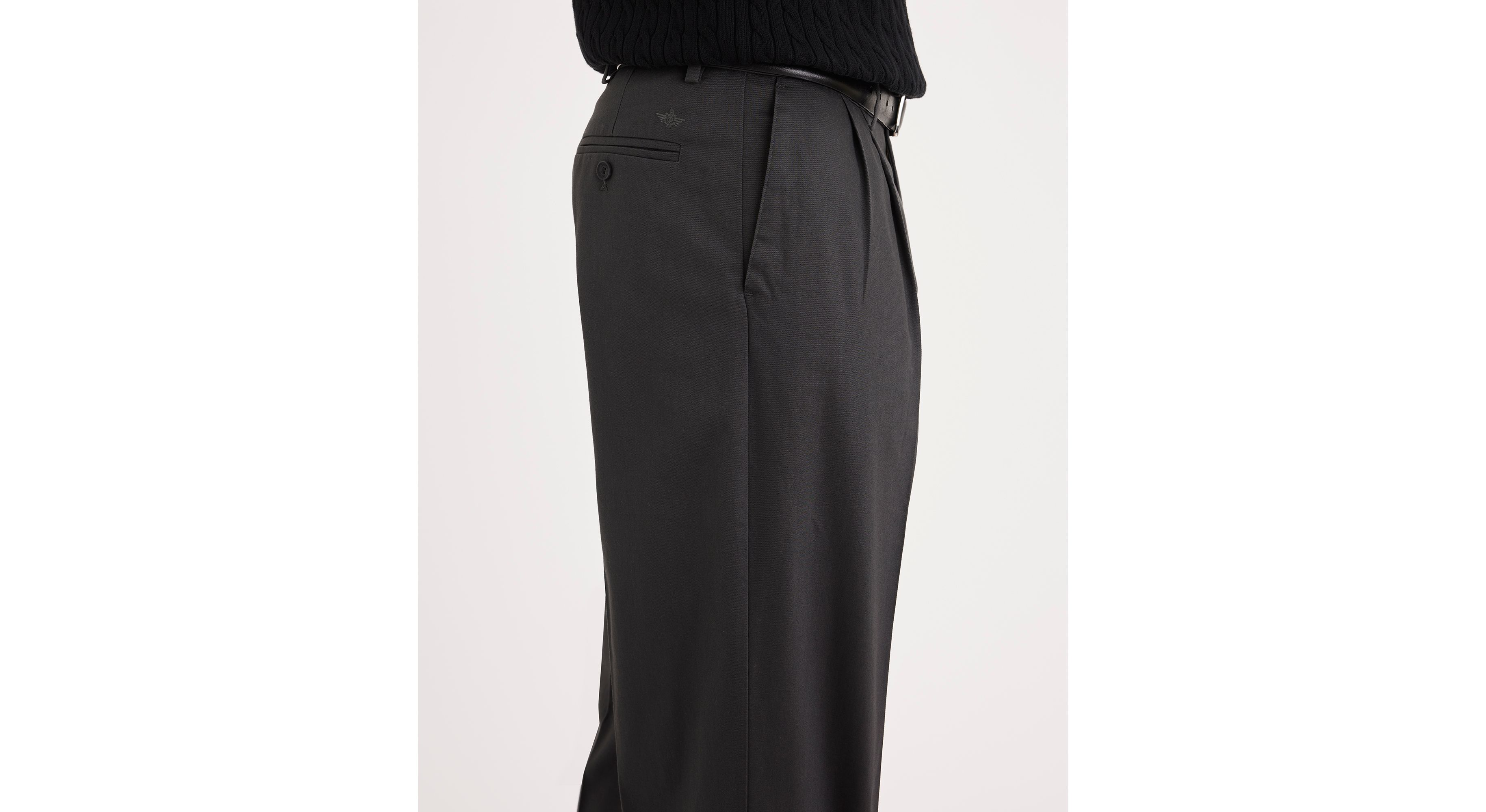 Signature Khakis, Pleated, Relaxed Fit