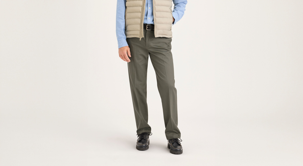 Signature Iron Free Khakis, Straight Fit with Stain Defender®